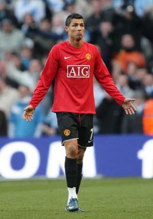 周琦晒与赵睿&翟晓川&方硕合照：又是一年新赛季