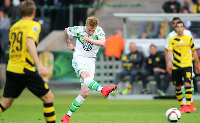 拜仁12轮不败领跑，曼城绝杀鱼腩，巴萨AC米兰登顶