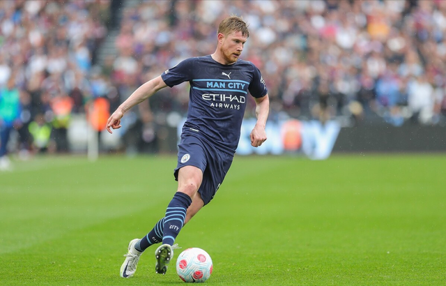 足球欧冠决赛将首次引入AI裁判辅助系统