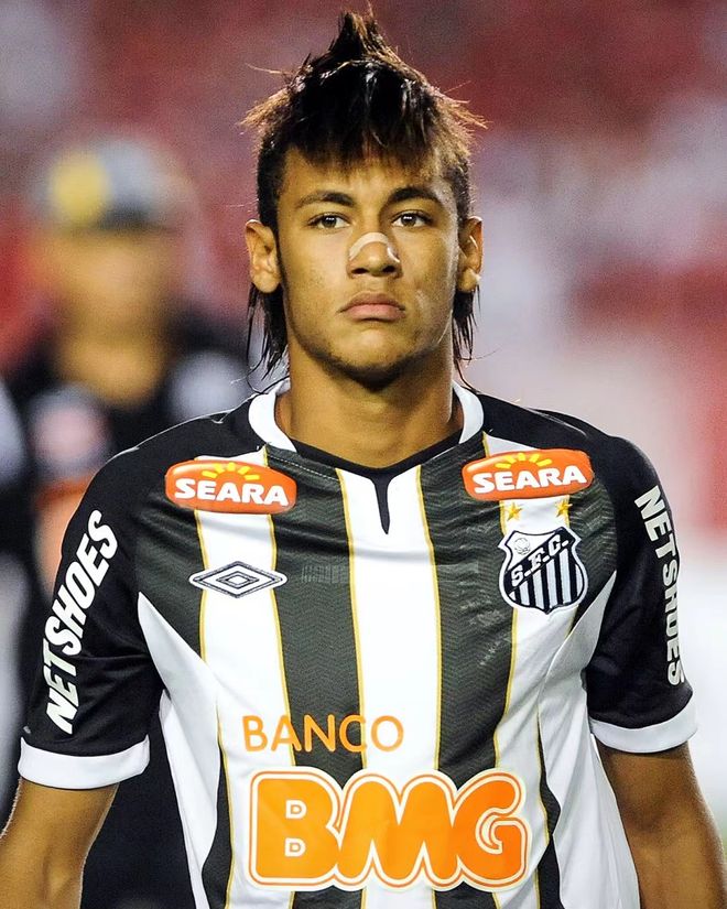 奥斯卡、巴尔加斯赛季前离队，武磊长期伤缺，但海港仍夺冠军