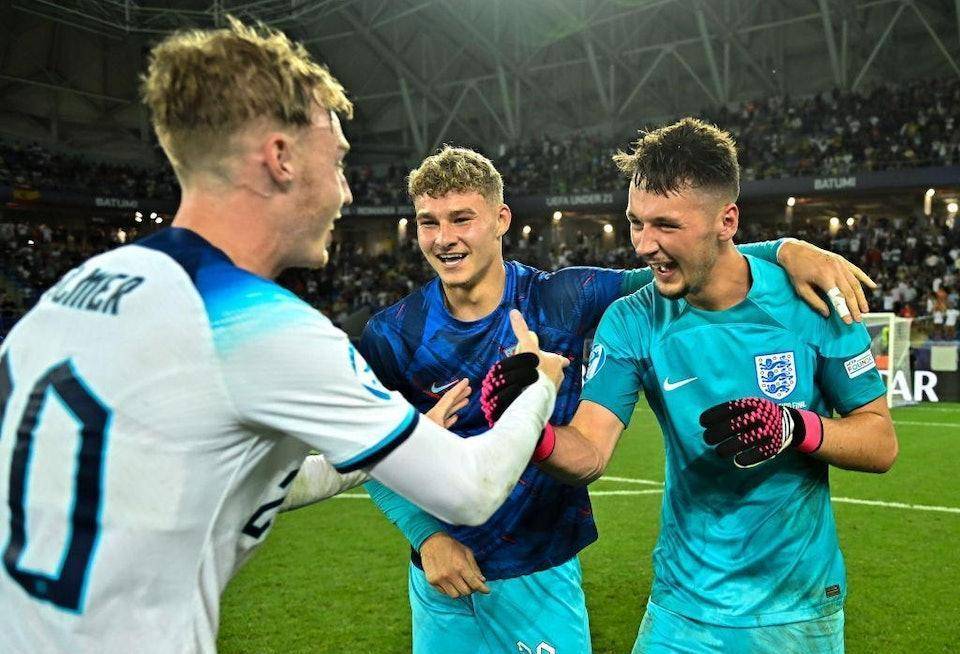 里夫斯14分7助攻＆艾顿10分，湖人半场轰出67分