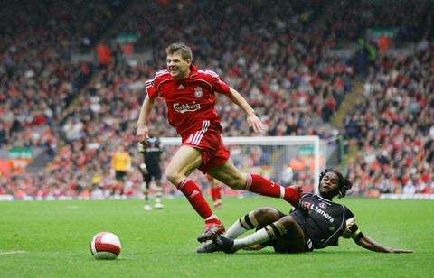 米兰女排以3-0击败贝加莫，艾格努砍25分MVP，展现统治力，整体配合出色，展现冠军底蕴。