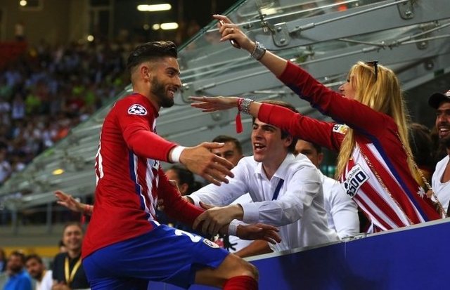 每体：巴萨仍未对莱万做决定，在关注小蜘蛛、凯恩、吉拉西等