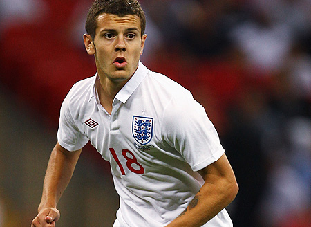 法兰克福球迷在诺坎普球场对巴萨支持者发动投掷袭击